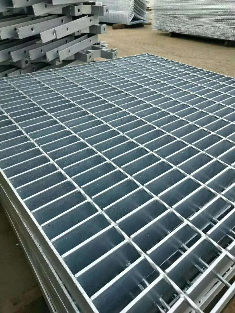 Hot Dipped Galvanized Steel Grating Plasfrom /Gully Cover Steel Grating