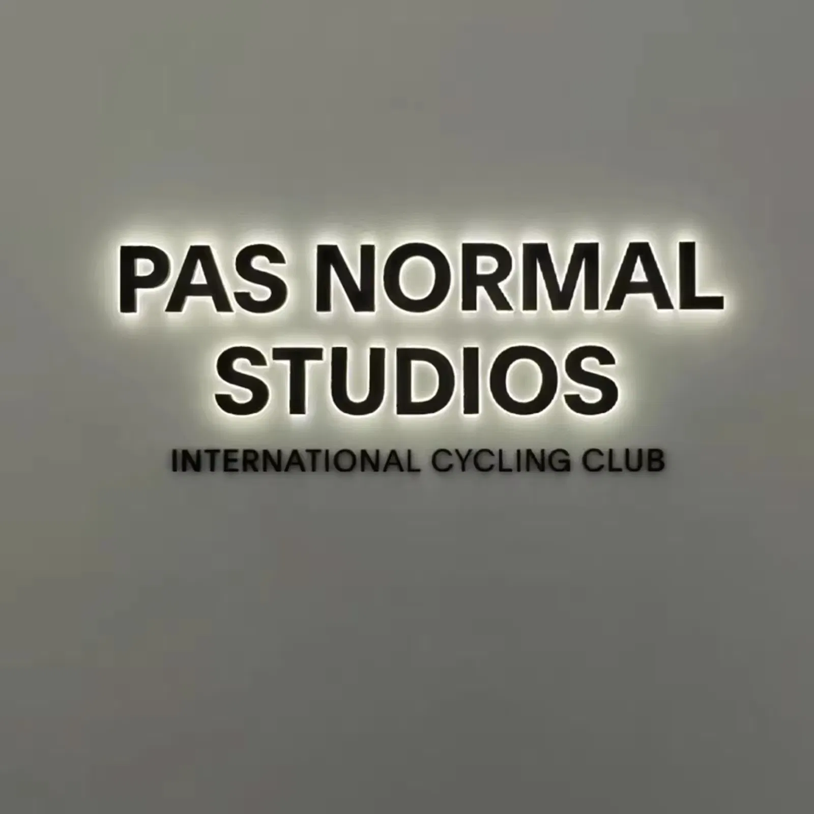 Letter Luminous Store Sign Logo Acrylic Glowing LED 3D Letter Sign Board Signage Outdoor Custom LED Signs for Business