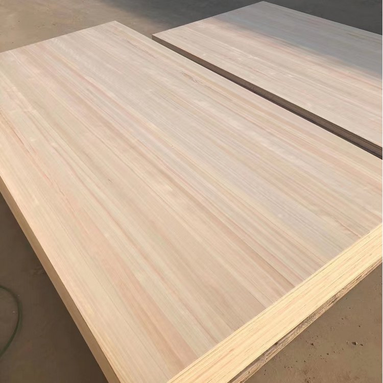 Radiata Pine Finger-Jointed Boards Pine Panel Solid Wood Board Factory