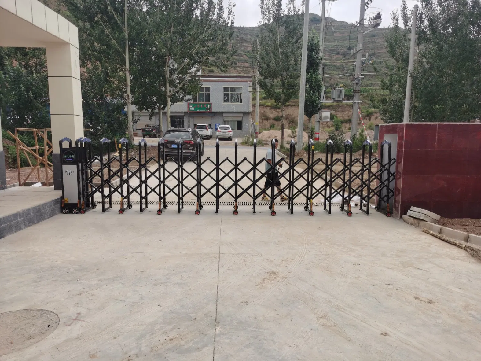 High Quality Aluminum Retractable Gates Driveway Used Modern Remote Sliding Gates