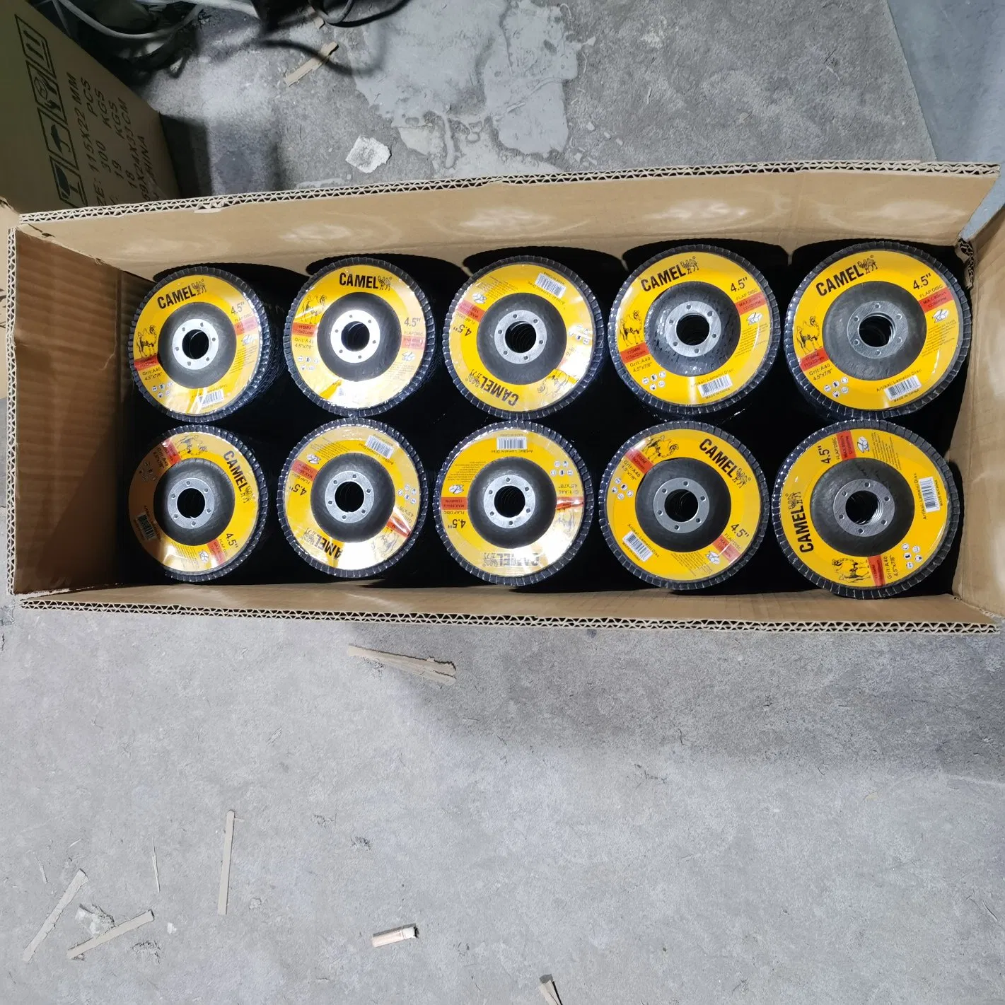 Лепестковый шлифовальный круг 180 мм