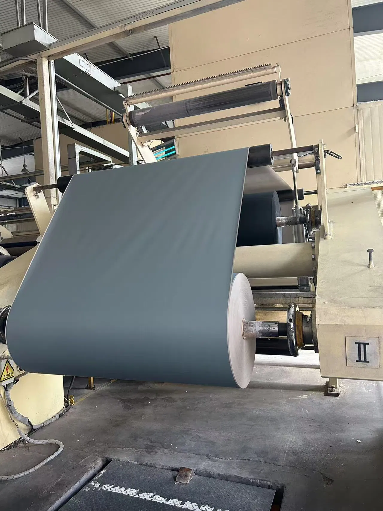 Premium Black and White Impregnated Paper for Versatile Use