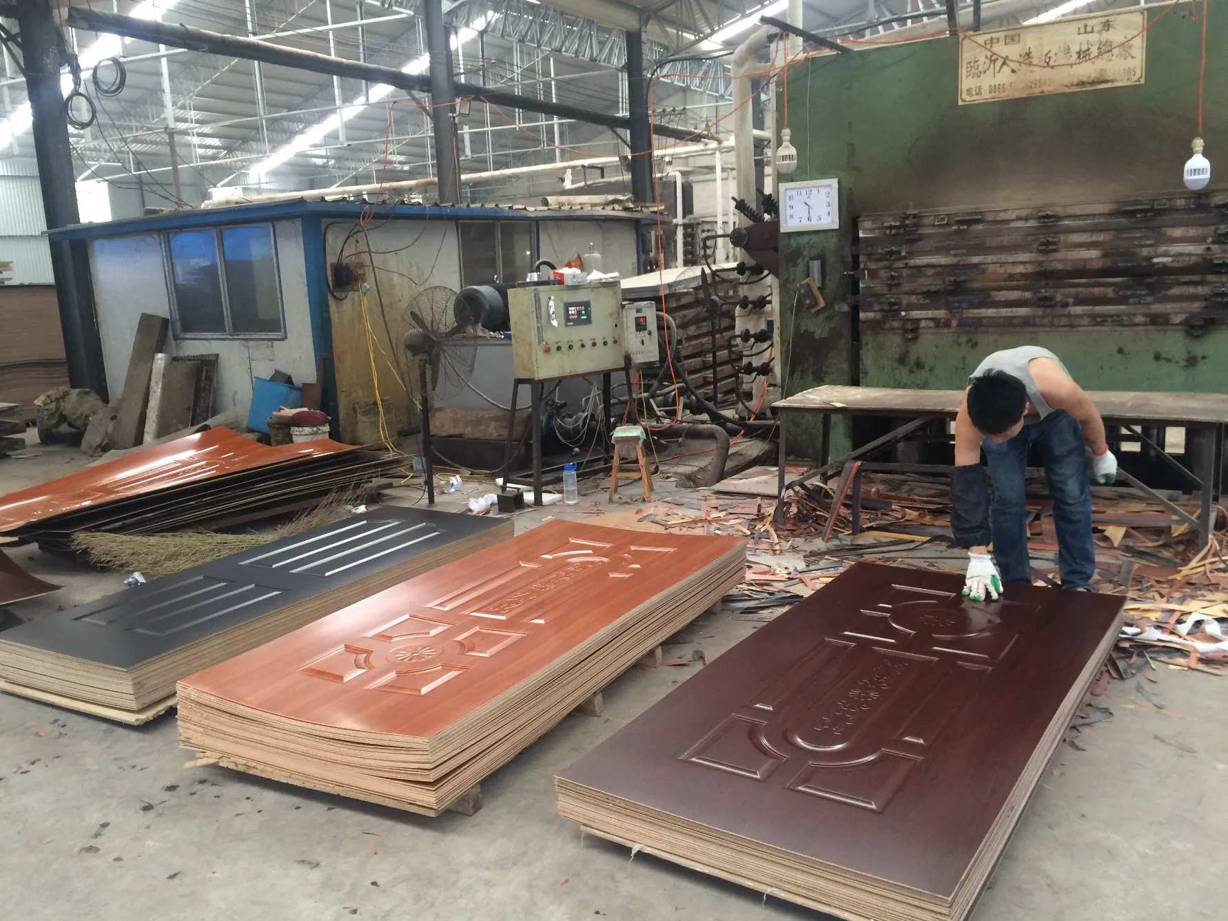 2.7mm to 4.5mm Melamine HDF Door Skin