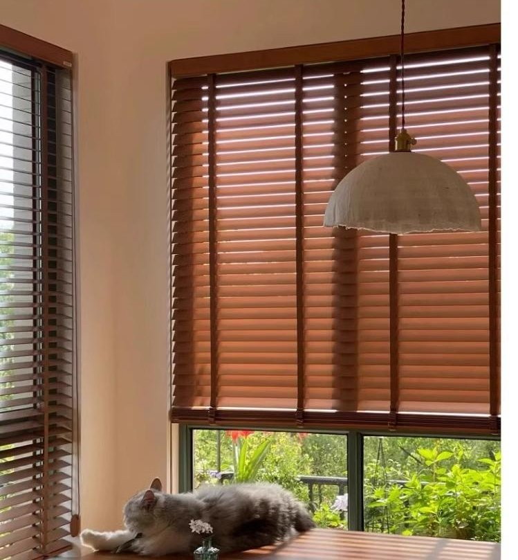 Energy - Saving Wooden Blinds - Keep Your Room Cool in Summer