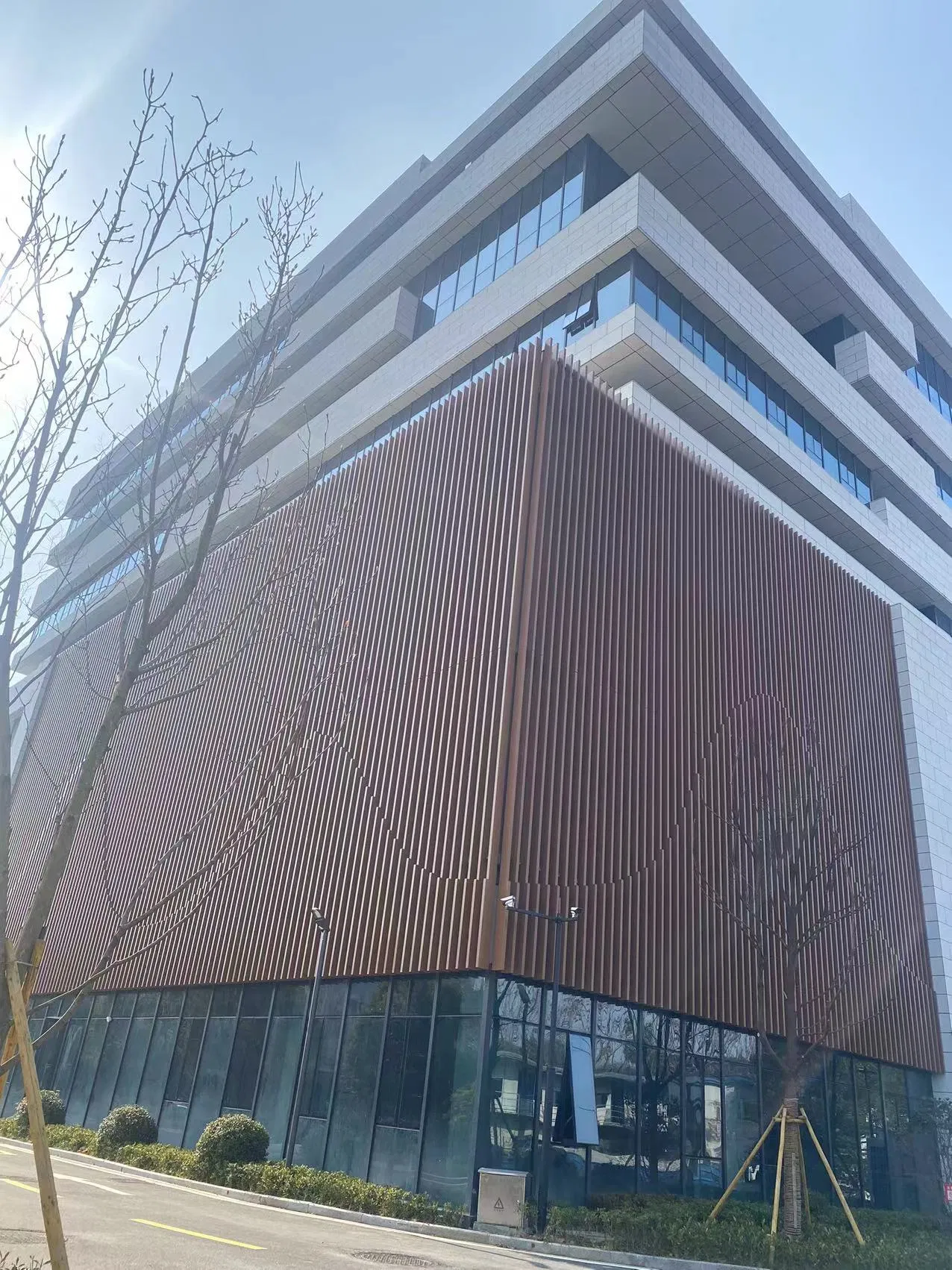 Simple and Convenient Tile Accessories Decorative Stirp Flat Tile Trim WPC Outdoor Flooring Corner Decking Edge Covering L Trim