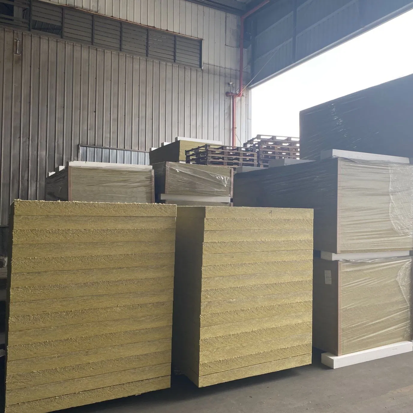 Jialiang 120 Kg/M³ Precision Cut Insulation Rock Wool Strips for Sandwich Panel Manufacturing
