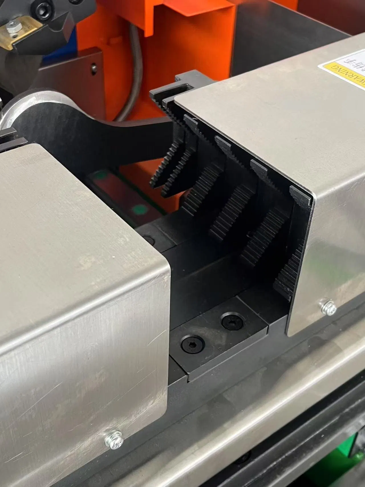 Reliable Quality High Precision Frequency Conversion Gas Threading Machine for Industrial Use