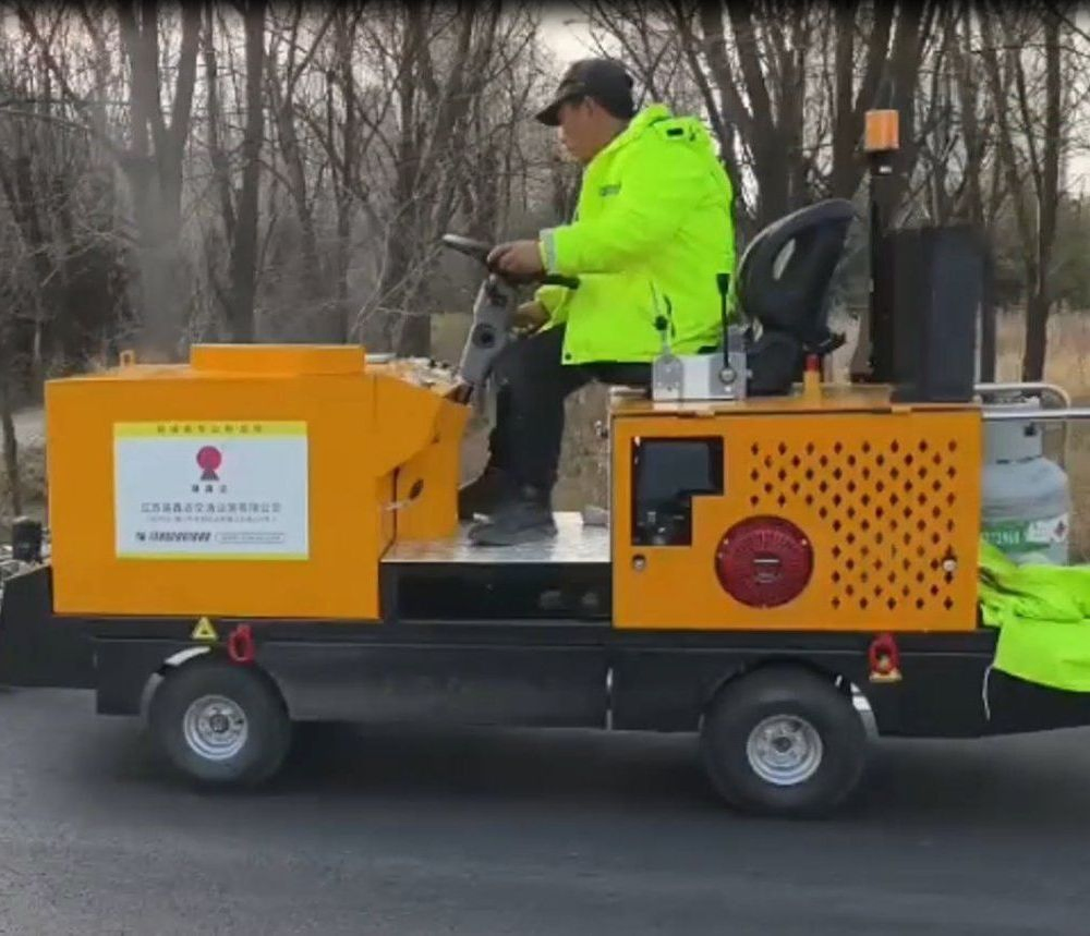 Hw-168 Driving Type Thermoplastic Manual Road Marking Machine
