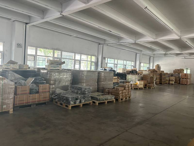 Коллектор впускной DZ97259190400 для грузовиков