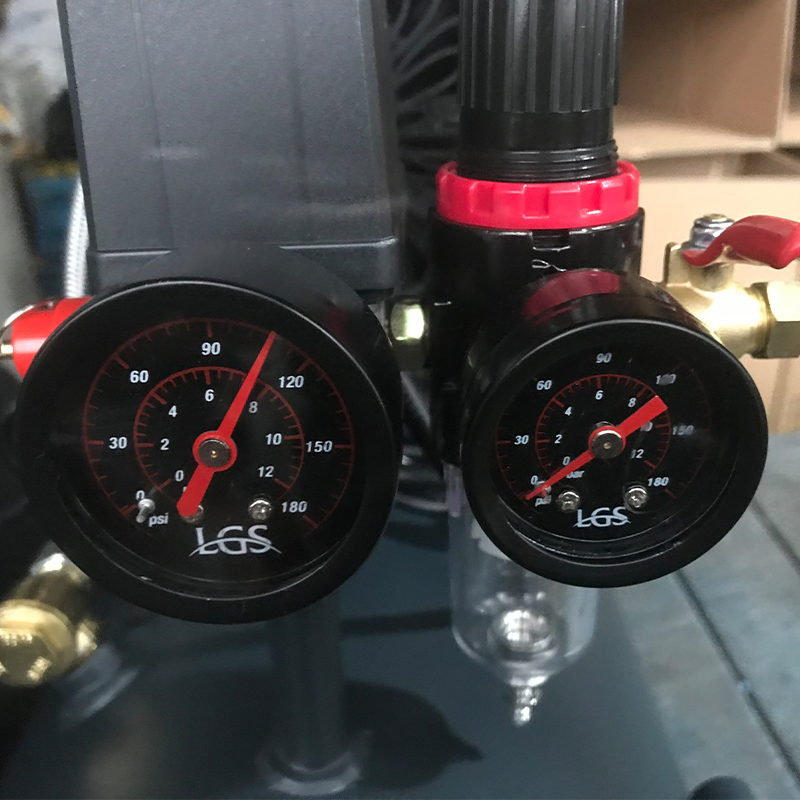 Поршневой воздушный компрессор Luogesen 24л, 1390Вт