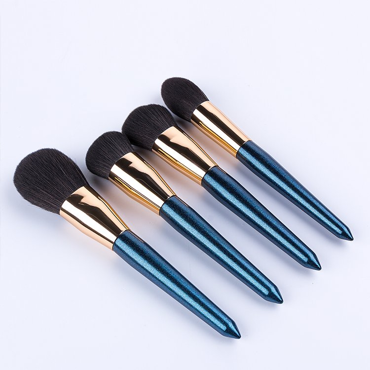 Wholesale Private Brand Make up Brushes Beauty Makeup Cosmetic Powder Foundation Brush with Leather Case