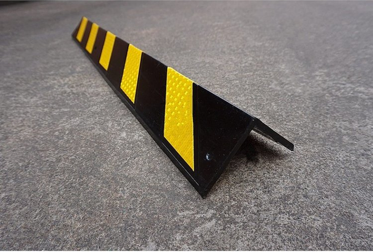 Right Angle Reflective Rubber Corner Wall Guard Protector