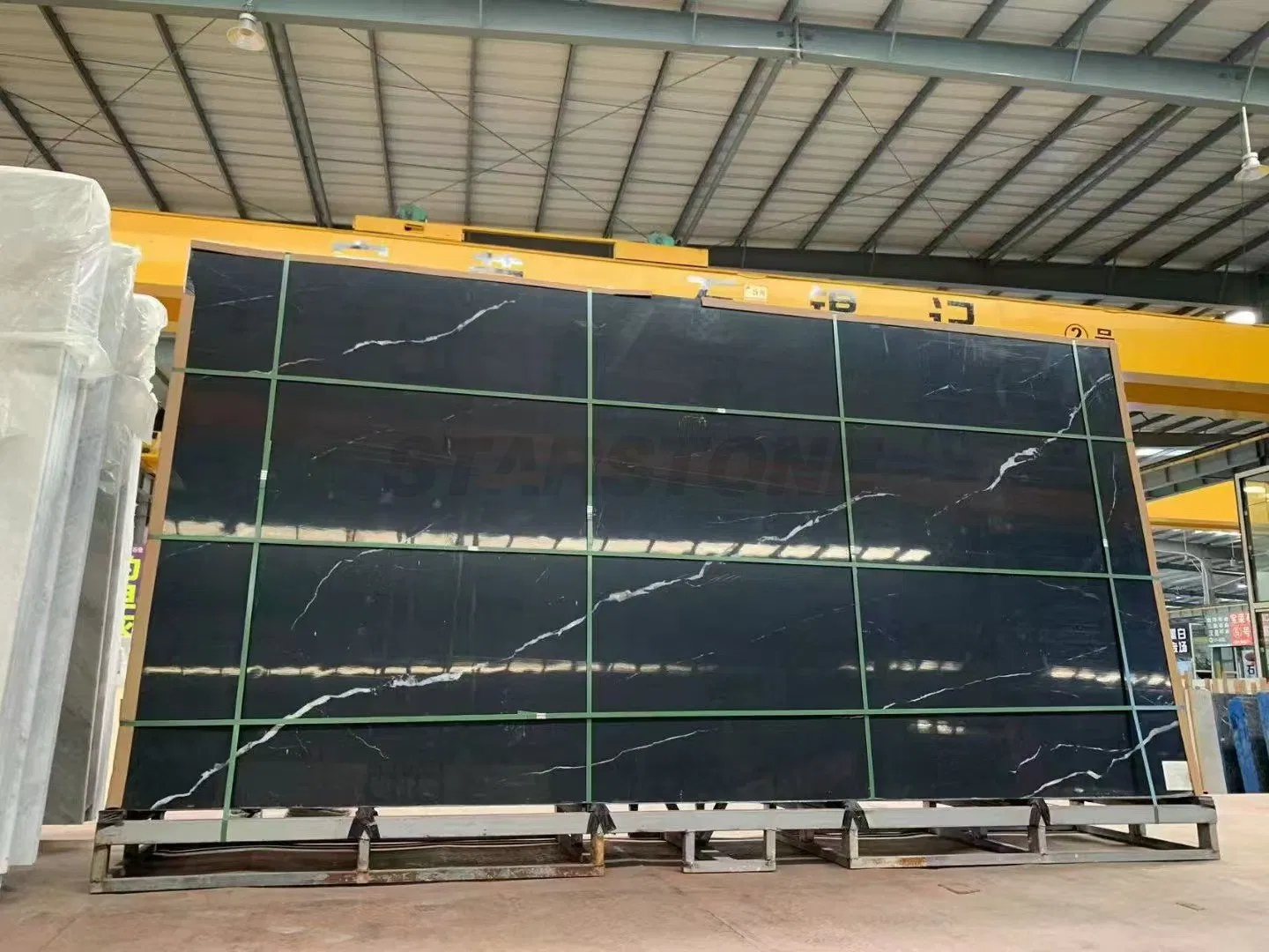 Starstone Artificial Stone Wholesale Black Marquina Quatzite Slab for Villa Wall and Floor