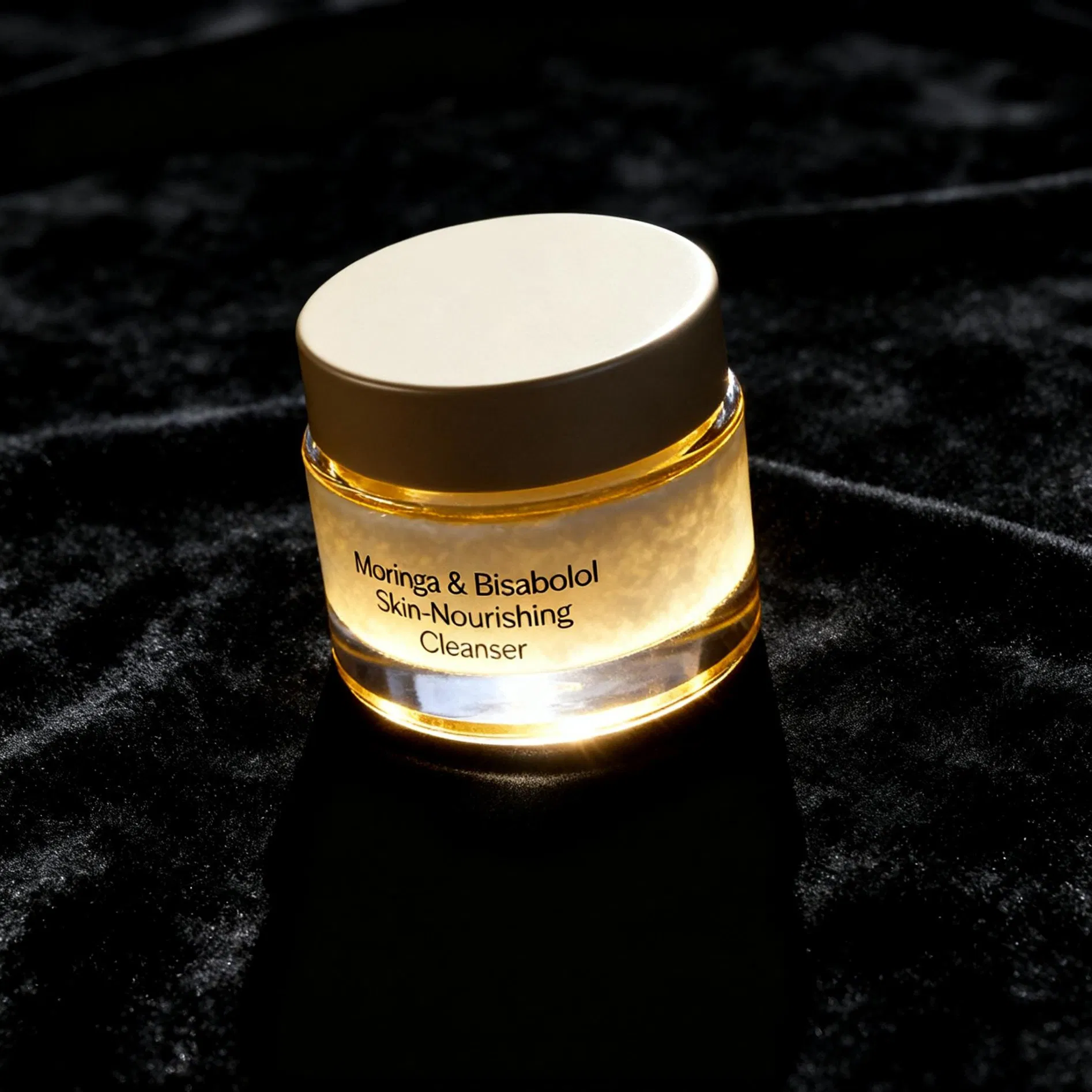 Advanced Conjunctiva-Safe and Moisturizing Face Cleanser with Moringa Oil and Bisabolol for Sensitive Eye Areas