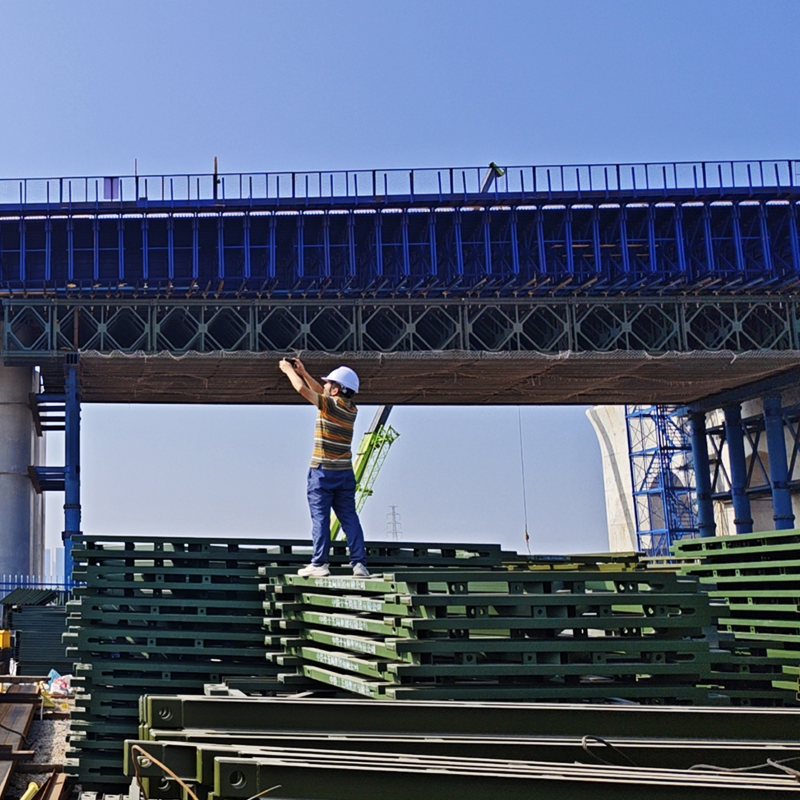 Longest Steel Truss Bridge for Heavy-Duty Train Transport