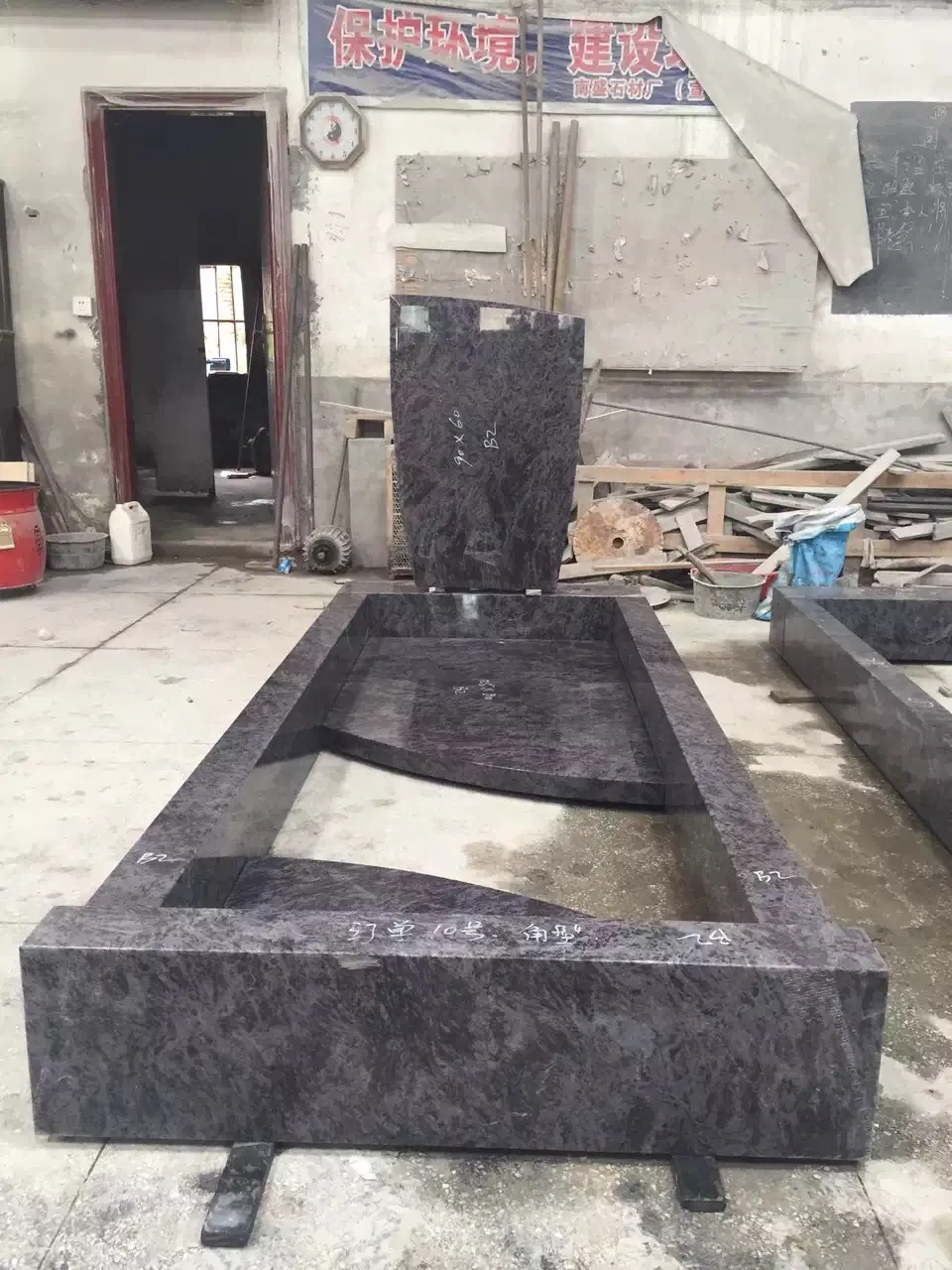 Manufacture European Design Customized Size Granite Carving Headstone Columnbarium, Slant Beveled Shape Markers Hand Carving, Machine Carving Memorial Monument