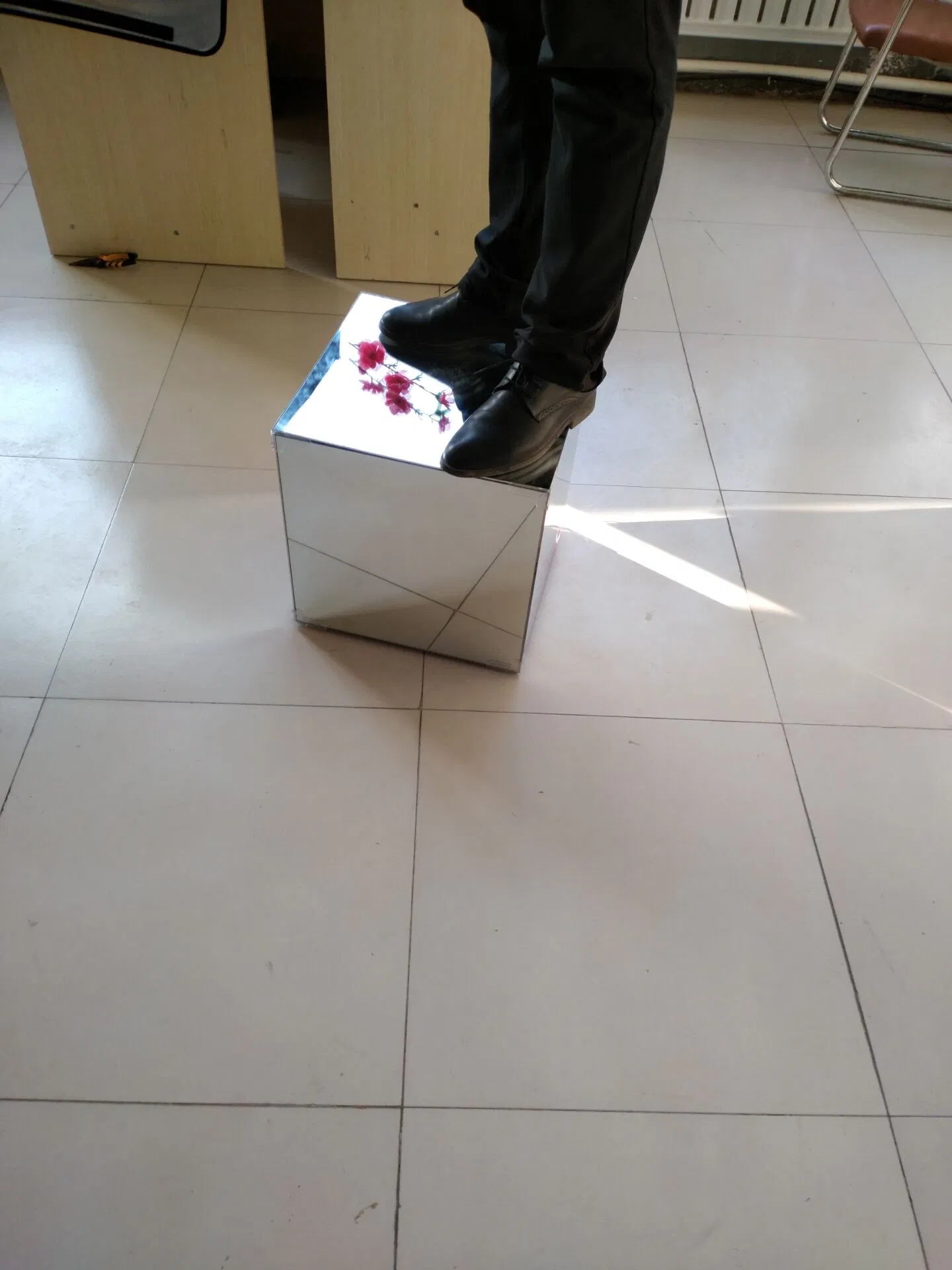 Wholesale Custom 2mm-12mm Toughened Mirror/Cosmetic Mirror/Decorative Mirror/Curtain Wall