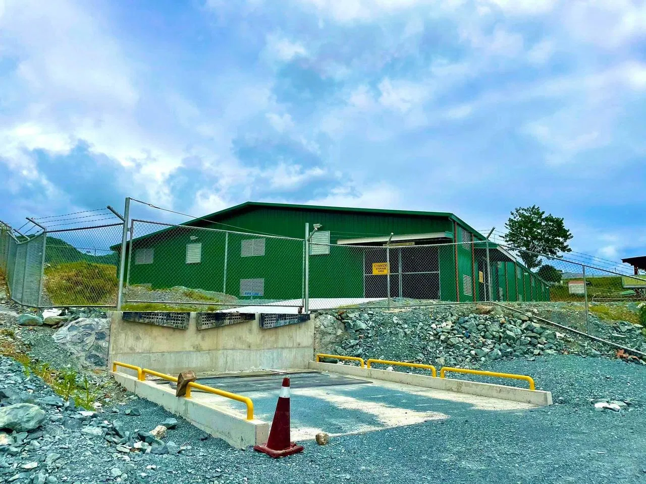 China Products/Suppliers Galvanized H Steel Low Cost Prefabricated Steel Structure Warehouse