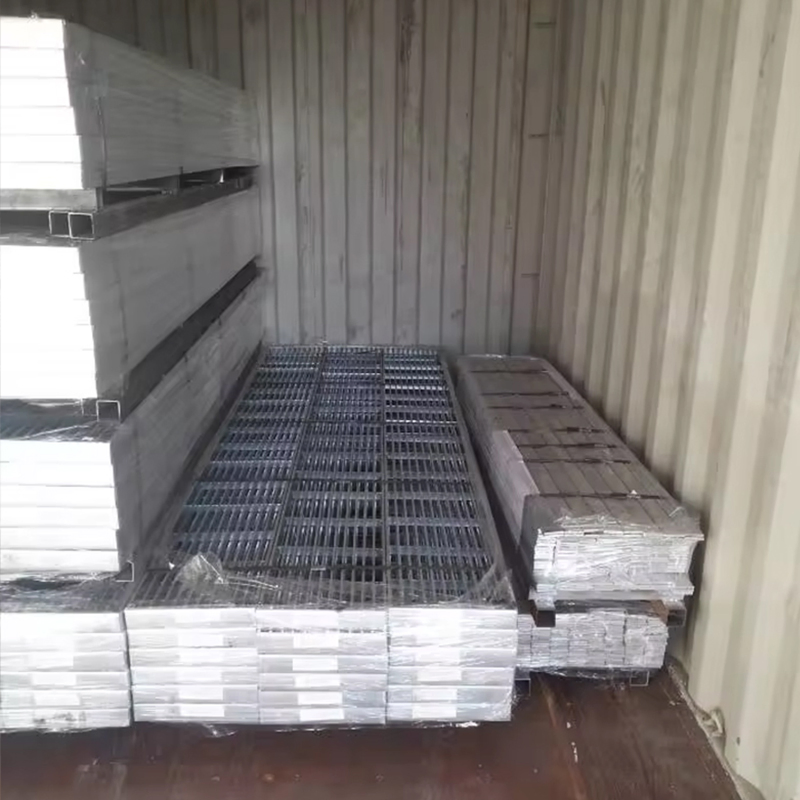 Hot Dipped Galvanized Steel Grating Various Specification Heavy Duty Metal Grid Plain Weave Welded Mesh Technique Customized