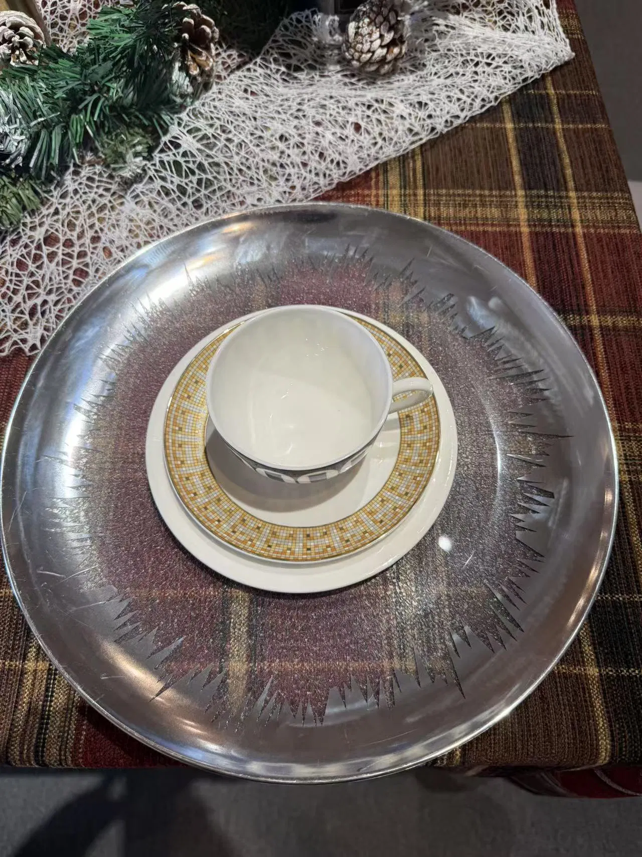 PP Low Price Plastic Tableware Charger Plate
