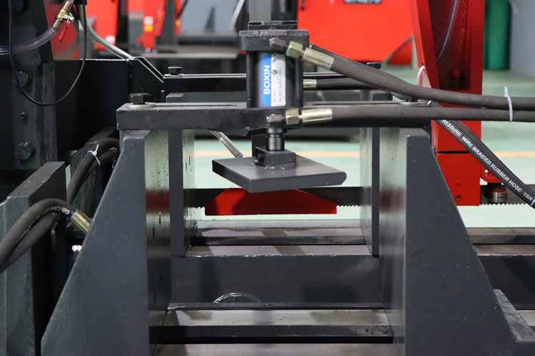 Станок ленточнопильный промышленный по металлу GZ4253