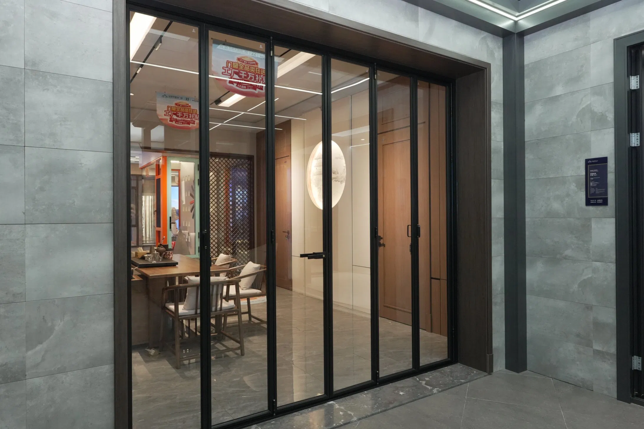 Luxurious Simple Stable Quiet Modern and Minimalist Folding Door