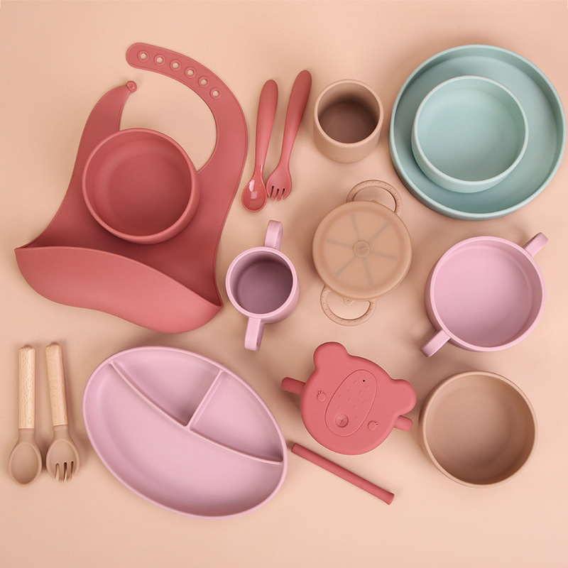 BPA Free Eco-Friendly Plate Silicone Baby Feeding Set with Suction Cup Bib