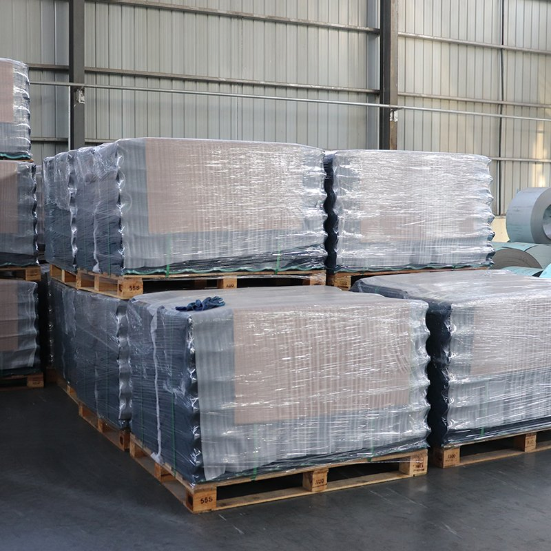 0.35mm 0.4mm Stone Coated Metal Roofing Tiles Bond Tile
