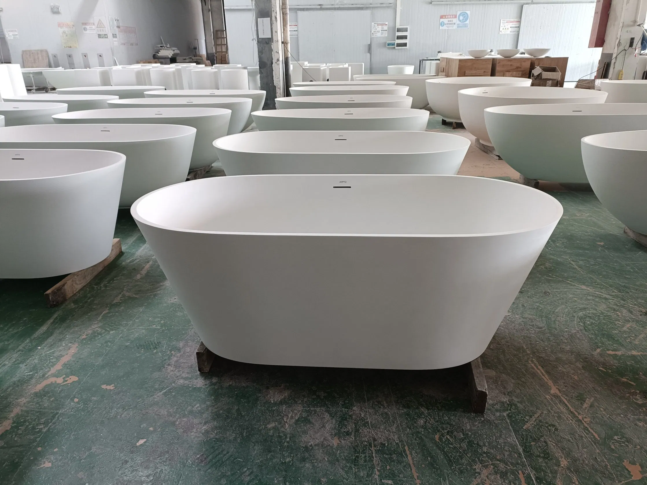 Акриловая ванна с лунным дизайном