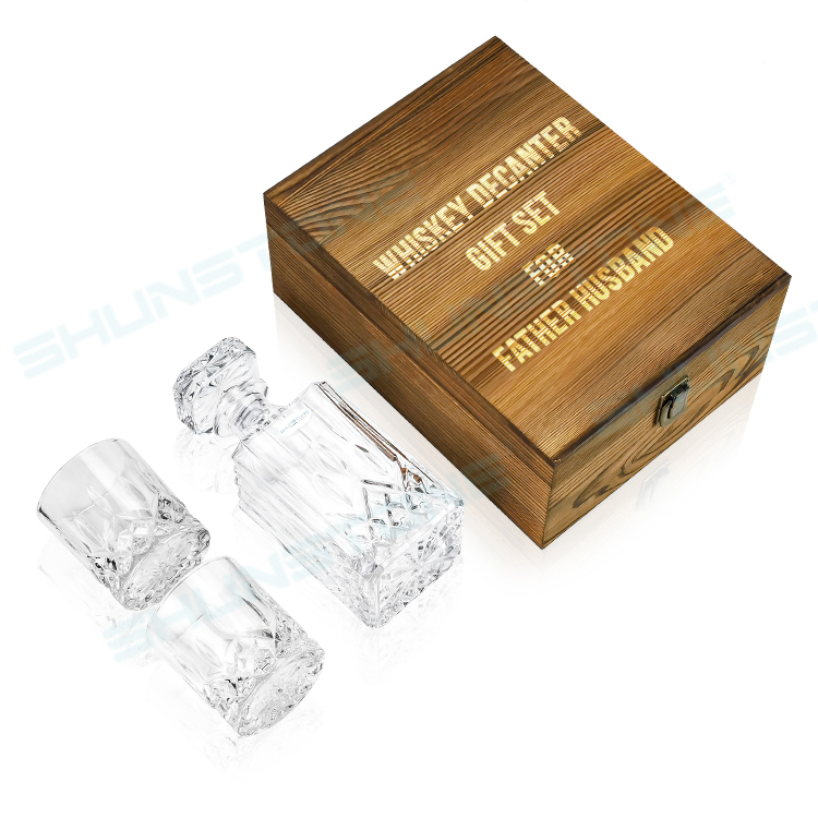 Embossed Whiskey Glass and Decanter Set with 2 Whisky Glasses Gift Set for Father Husband