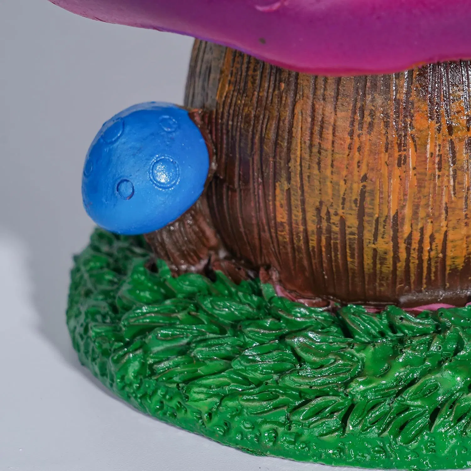 Wholesale Cute Design Mushroom Shaped Resin Ashtray with 3 Colors Smoking Accessories