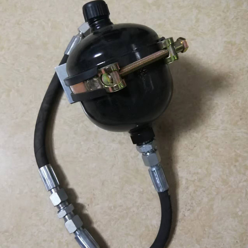 Гидроцилиндр с мембранным аккумулятором