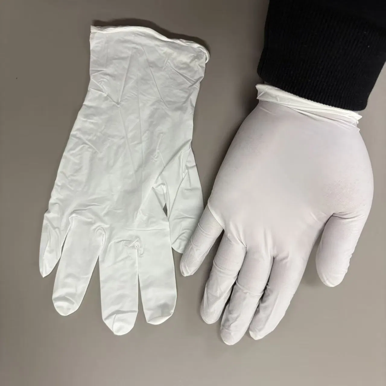 White Nitrile Examination Gloves with Textured Fingertip Grip