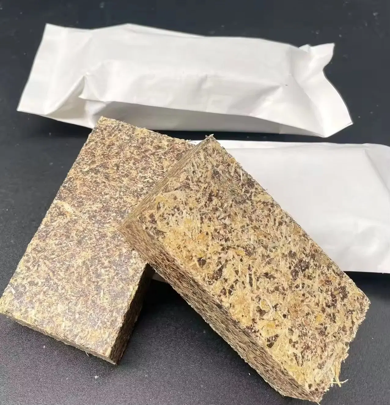 High-Quality Charcoal Sawdust Logs Brown Fire Starter Square for Grilling and Fireplaces