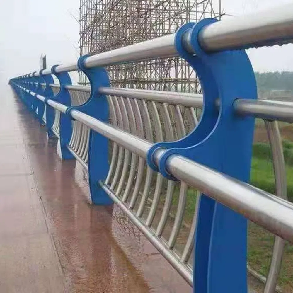 High Grade Post Traffic Safety Highway Guardrail Barrier Road Fence Bridge Safety Fence