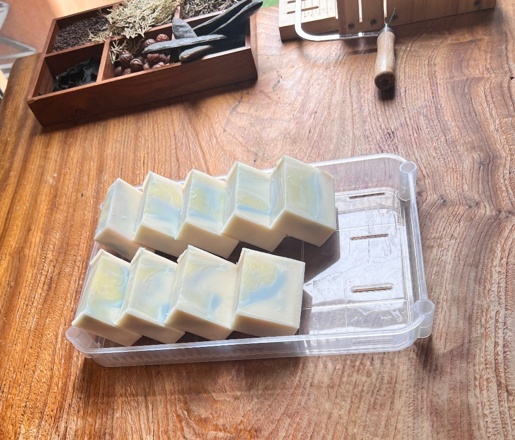 Custom-Made All-Natural Plant Extract Fragrant Bath Soap