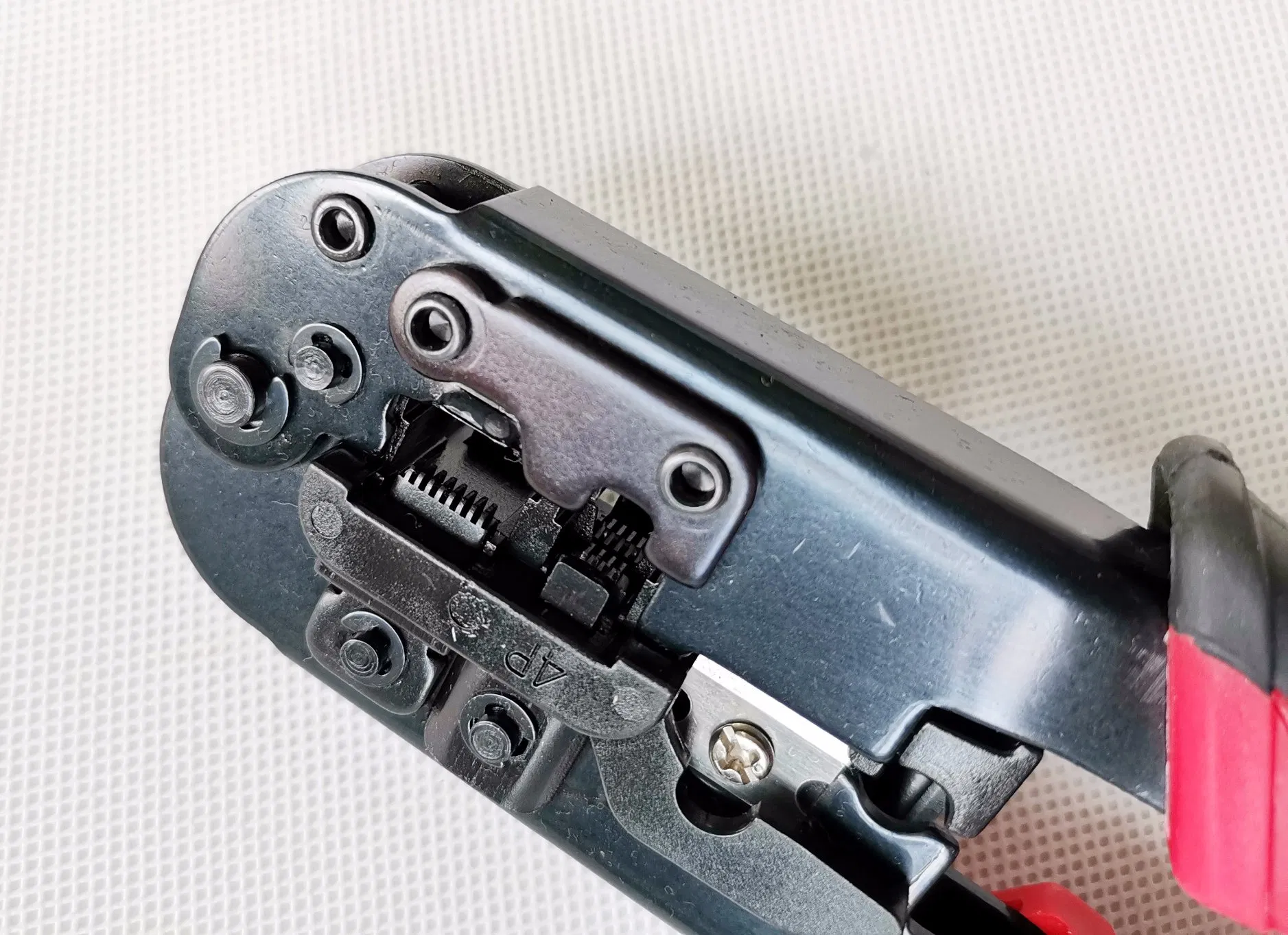 Обжимной инструмент RJ45 для сетевых кабелей