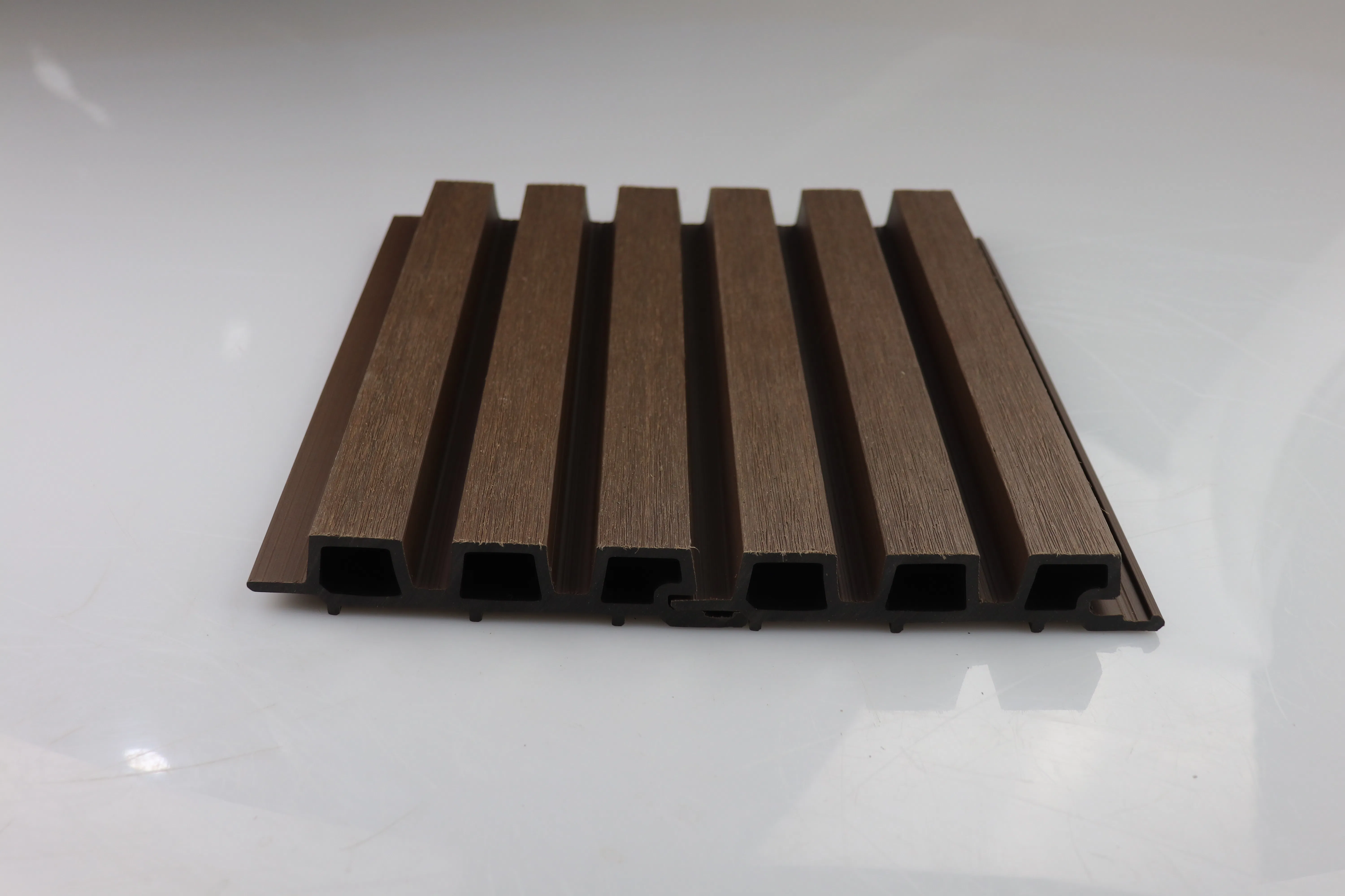 Exterior Co-Extrusion WPC Cladding Composite Wall Panel with 15-Year Durability