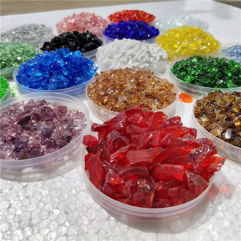 Vivid Green Decorative Glass Gravel - Weather Resistant Crushed Glass for Architectural Decoration