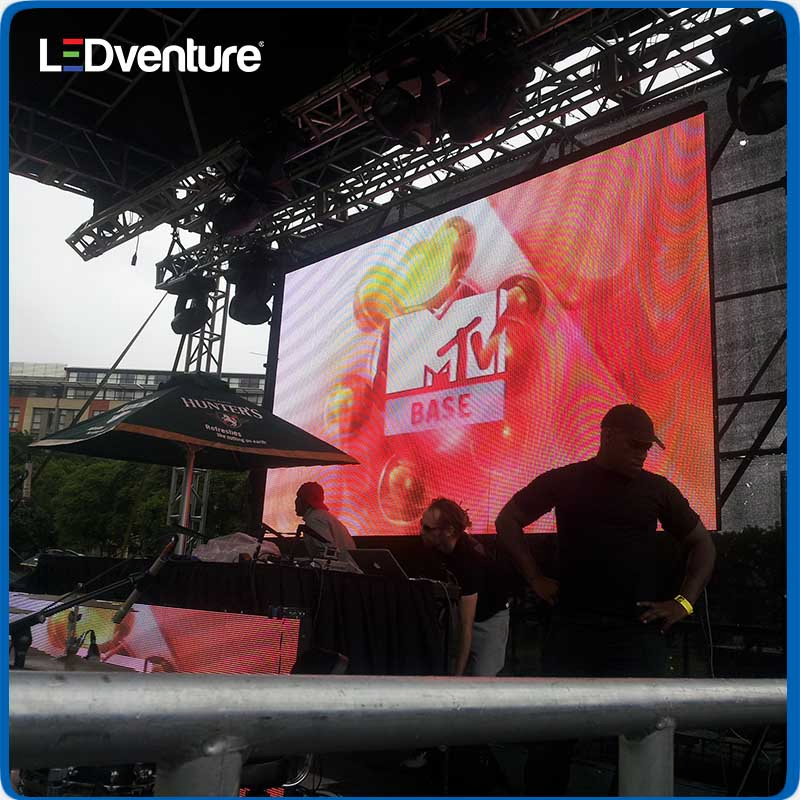 Full Color Outdoor LED Billboard Screen TV Panel Display Video Wall P2.5 P3 P4 with Latest Screens Panels Board Low Price From OEM China Factory 2024