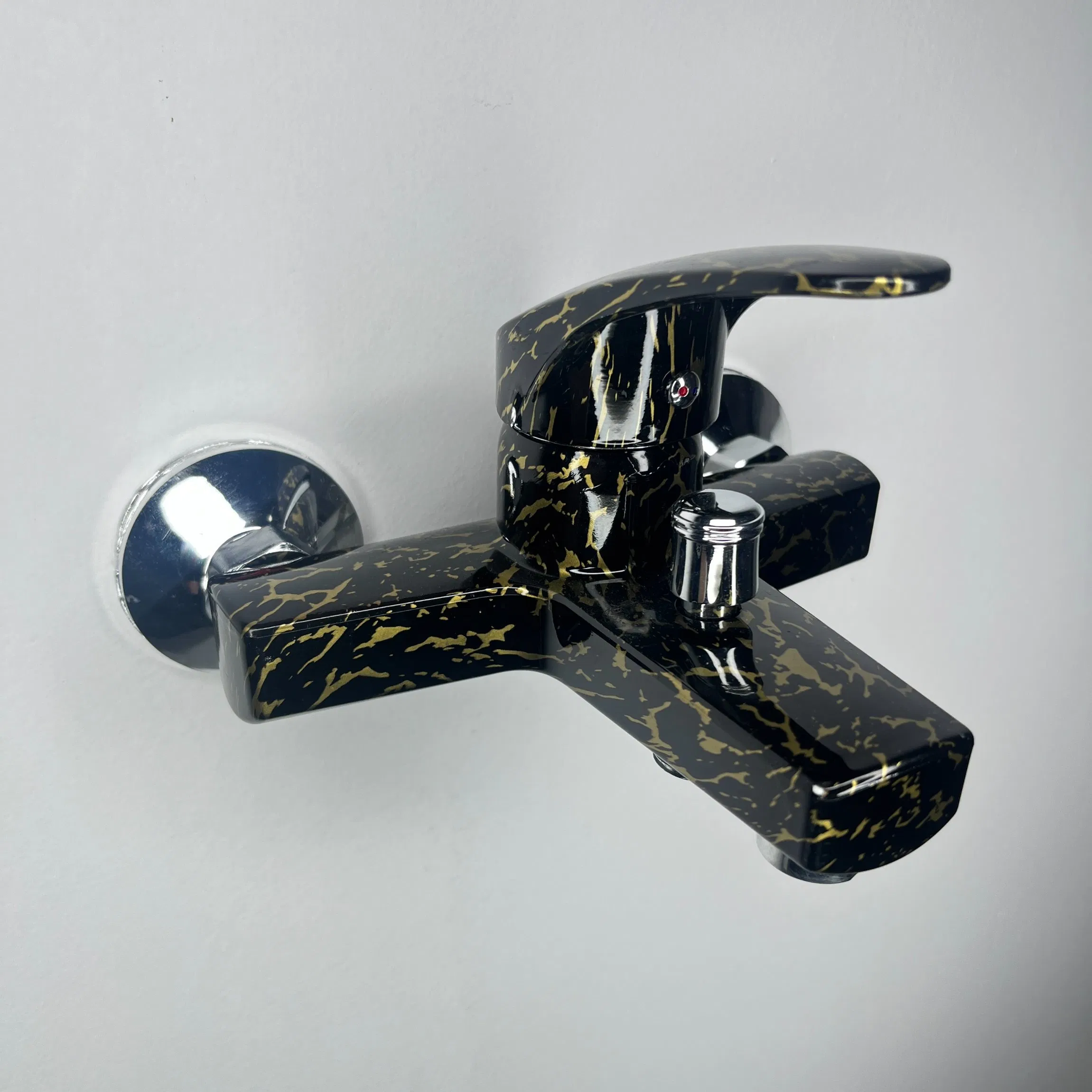 Однорычажный душевой смеситель с никелированным покрытием