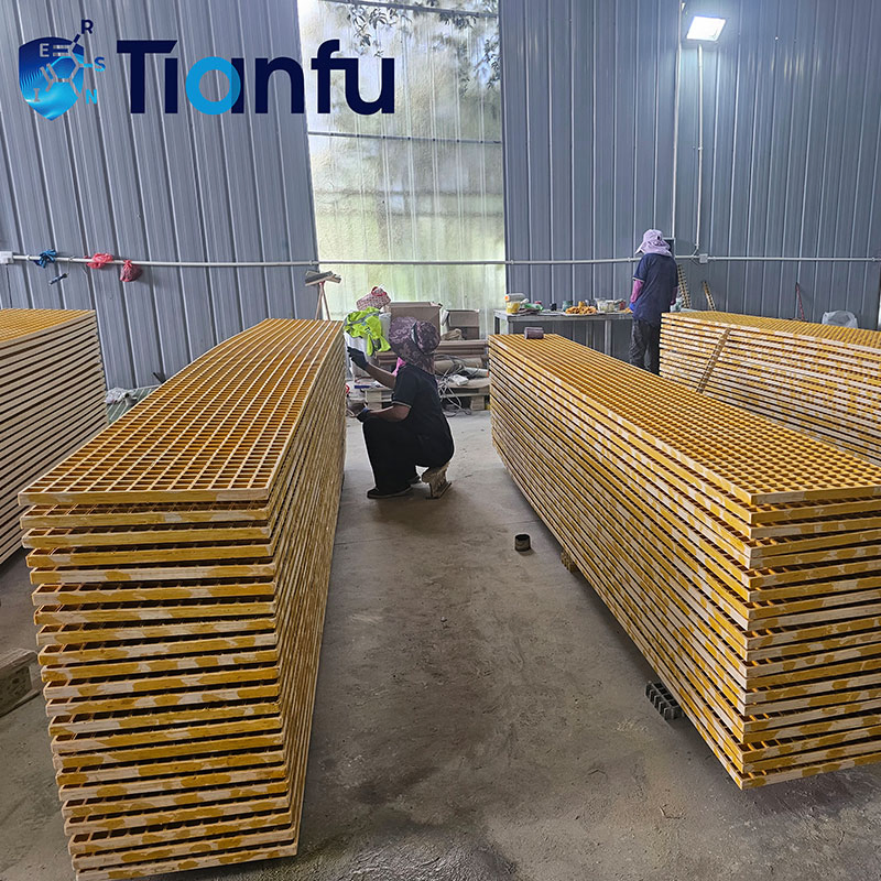 FRP Grating China Manufacturer Factory Price Anti-Slip Walkway Panels Heavy Duty