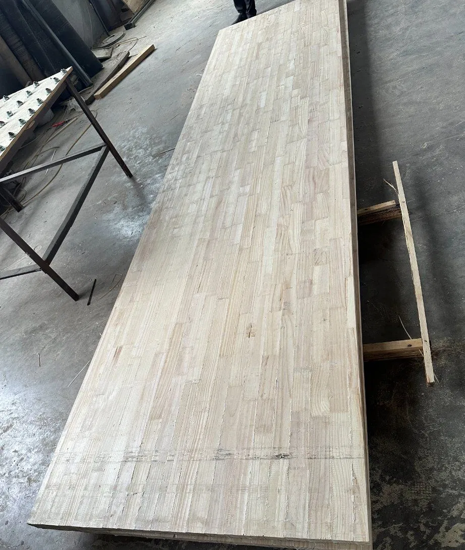 Radiata Pine Finger Jointed Boards Paulownia Wood Building Materials Mouldings Production 16FT 20FT