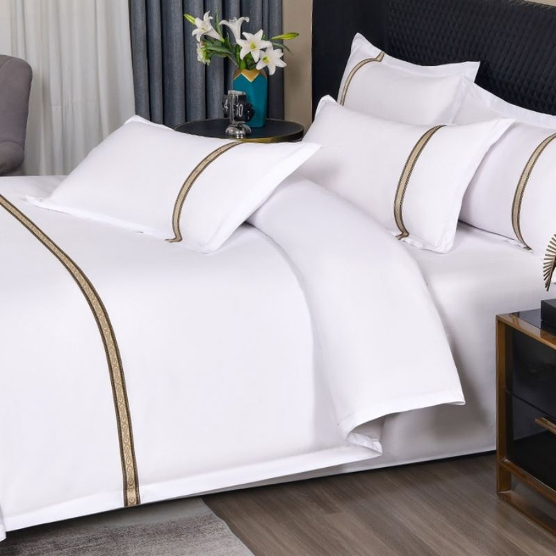 120g Encrypted Webbing Comforter Quilt Duvet Cover Skin-Friendly Bed Linen Customized Hotel Sanded Four-Piece Bedding Set with Bed Sheets Pillowcases for Hotel