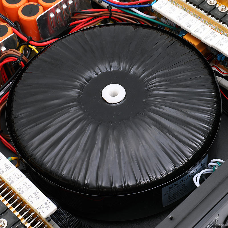 Powerful 4-Channel Amplifier for Clubs and Home Theaters