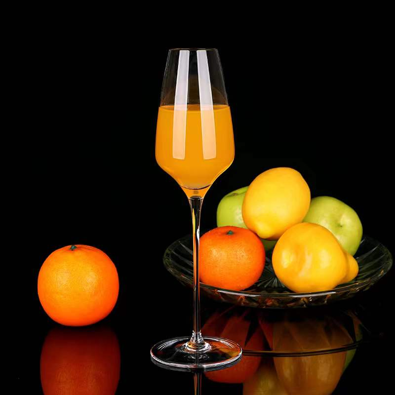 Elegant Burgundy Wine Glass Set for Upscale Gatherings