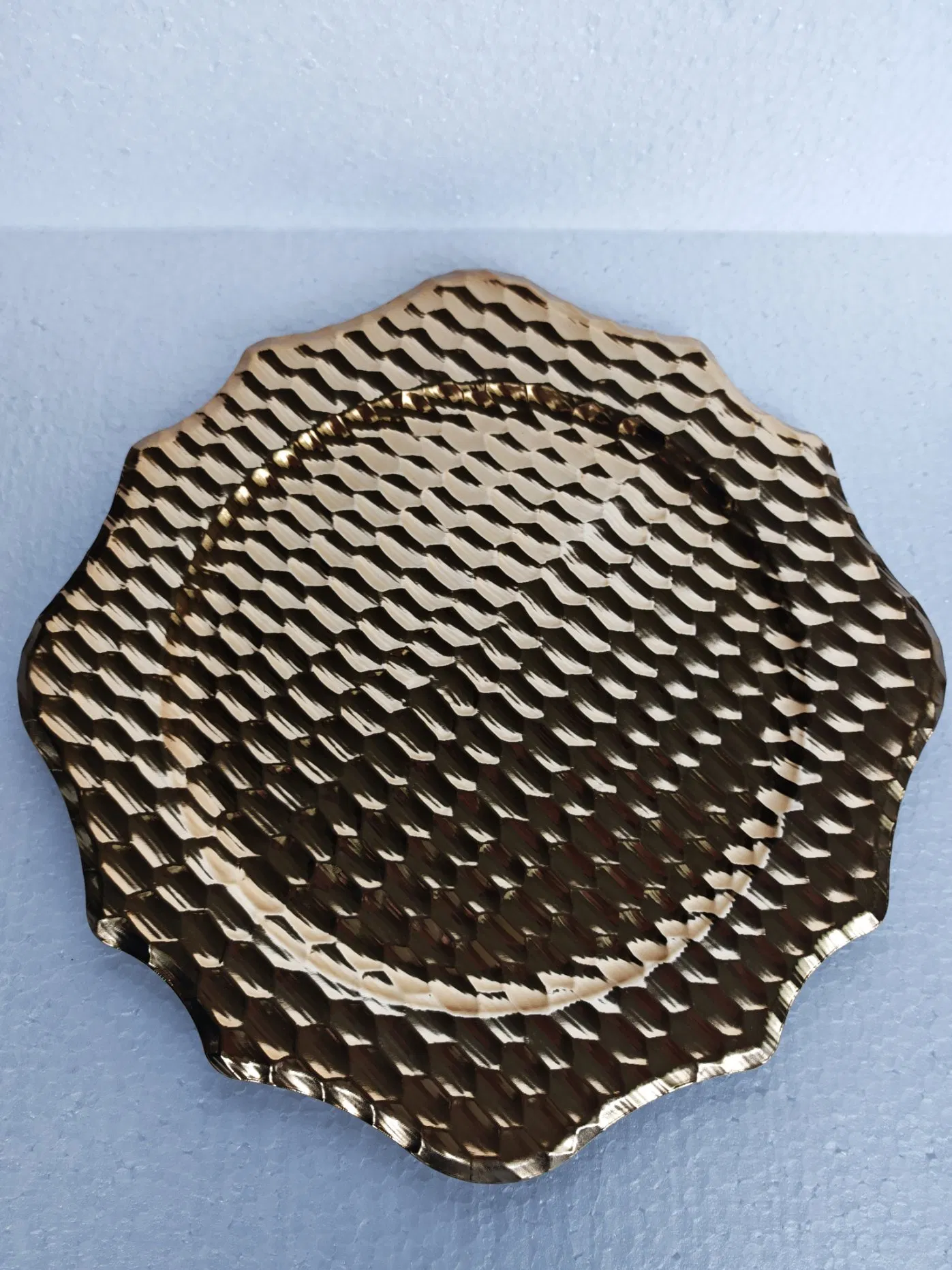 OEM Customized Available Gold/Silver/Red Plastic Full Honeycomb Disposable Plate