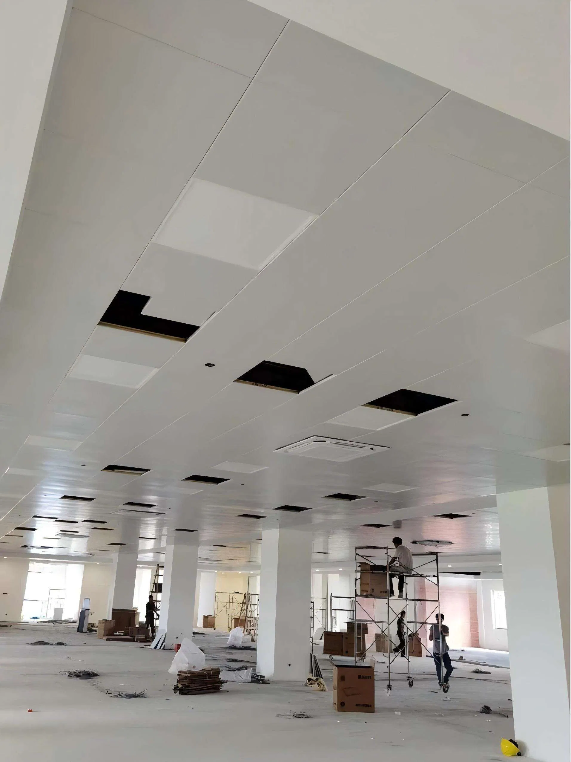 Modern Brushed Aluminum Ceiling Tiles for Luxury Apartment Interiors