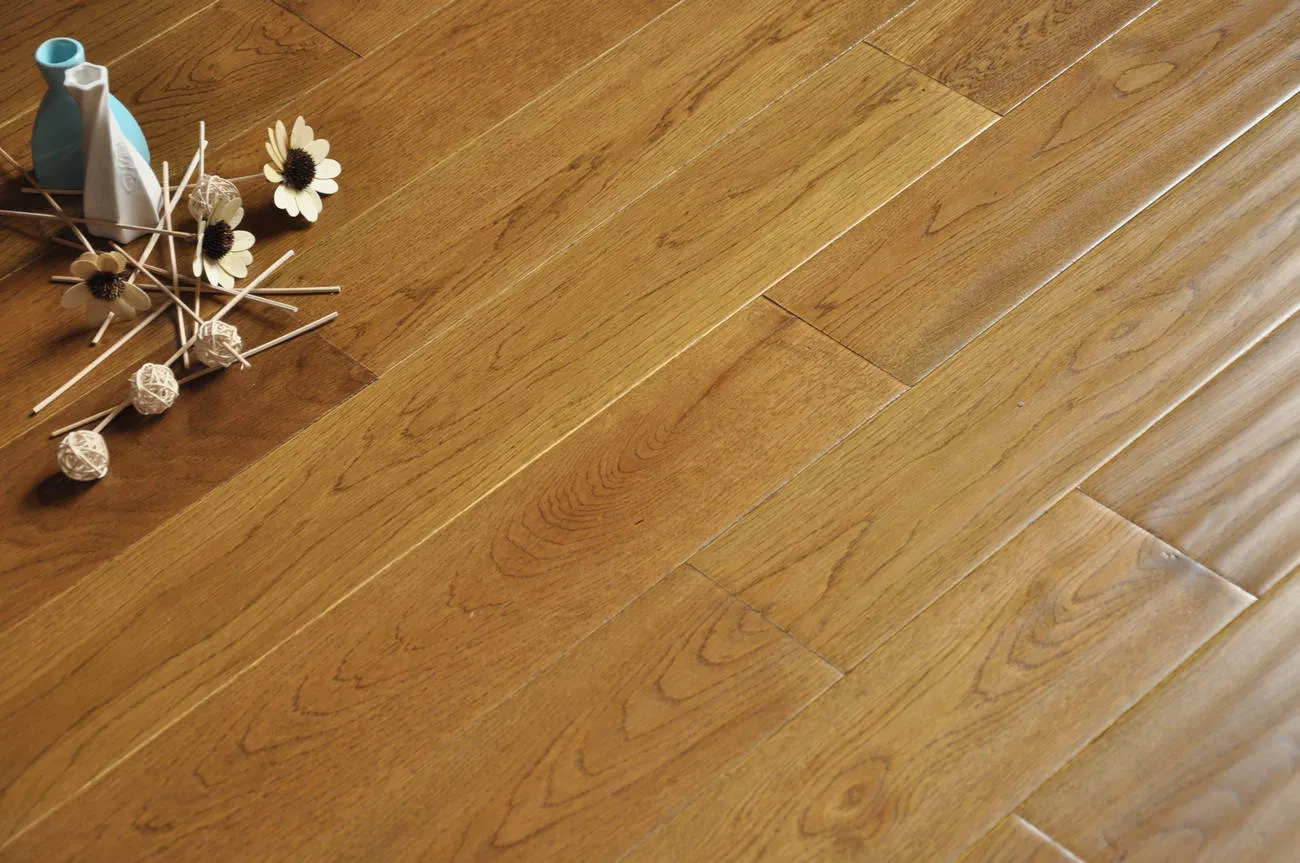 Handscraped Amber Color Oak Flooring Solid Wood Flooring Oak Hardwood Flooring
