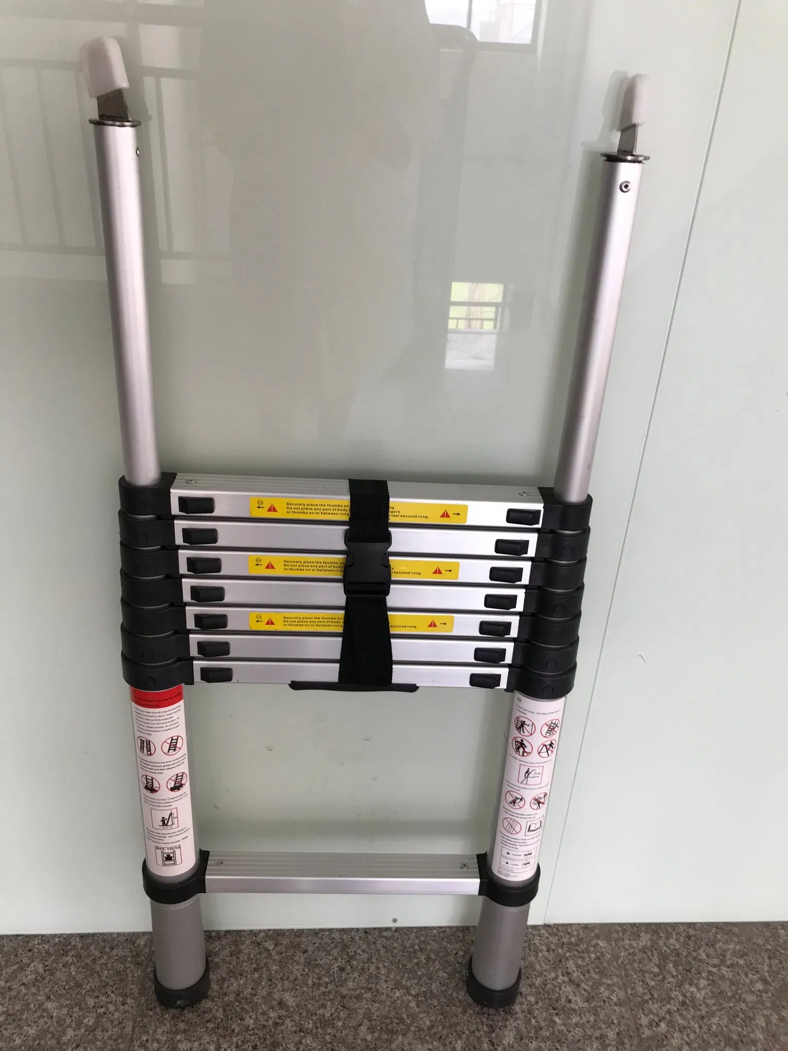 2.6m Aluminium Telescopic Ladder with Stainless Steel Hinge on Top